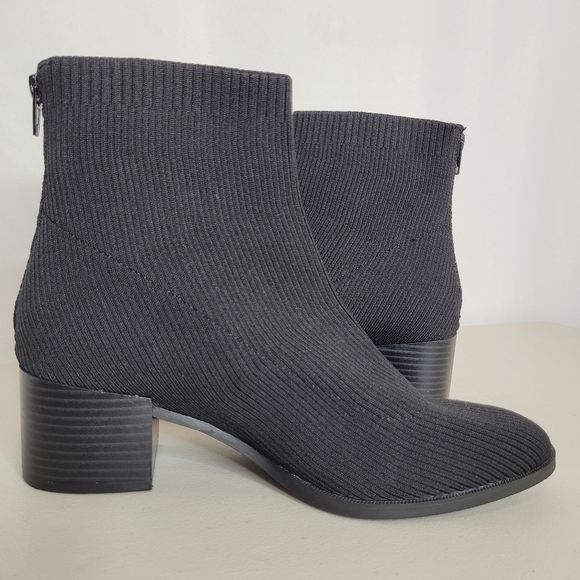 LifeStride Dreamy Women's Black Soft and Flexible Ankle Booties - Size 8 - Picture 3 of 13